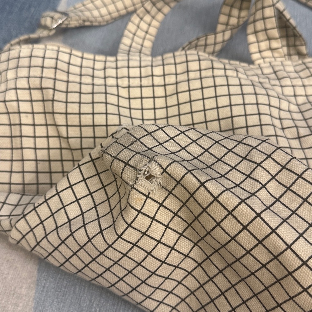 Baggu Horizontal Zip Duck Bag in Natural Grid - Picture 4 of 4